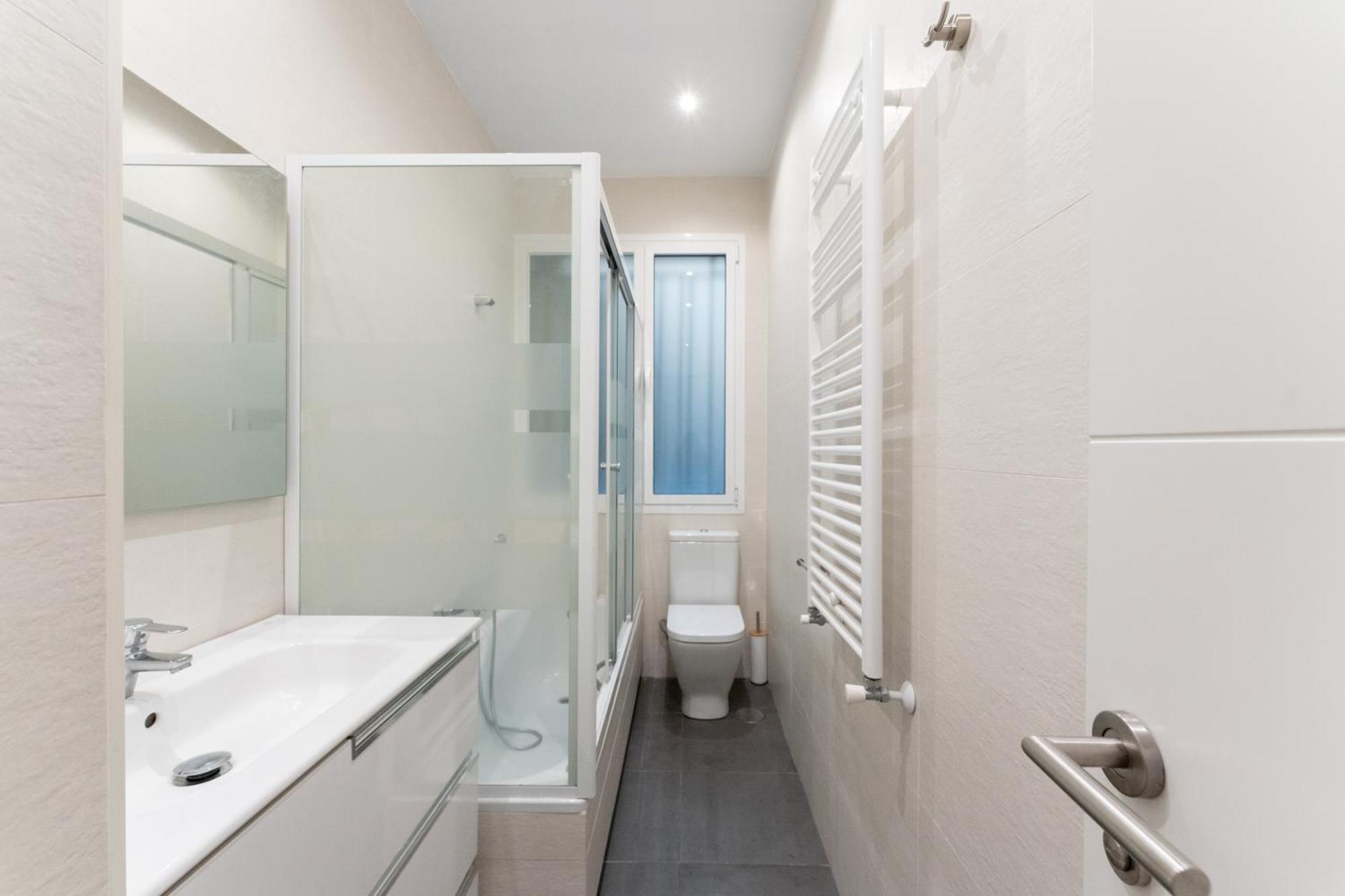 Luxe Apartment In Plaza De Espana Madrid Exterior foto