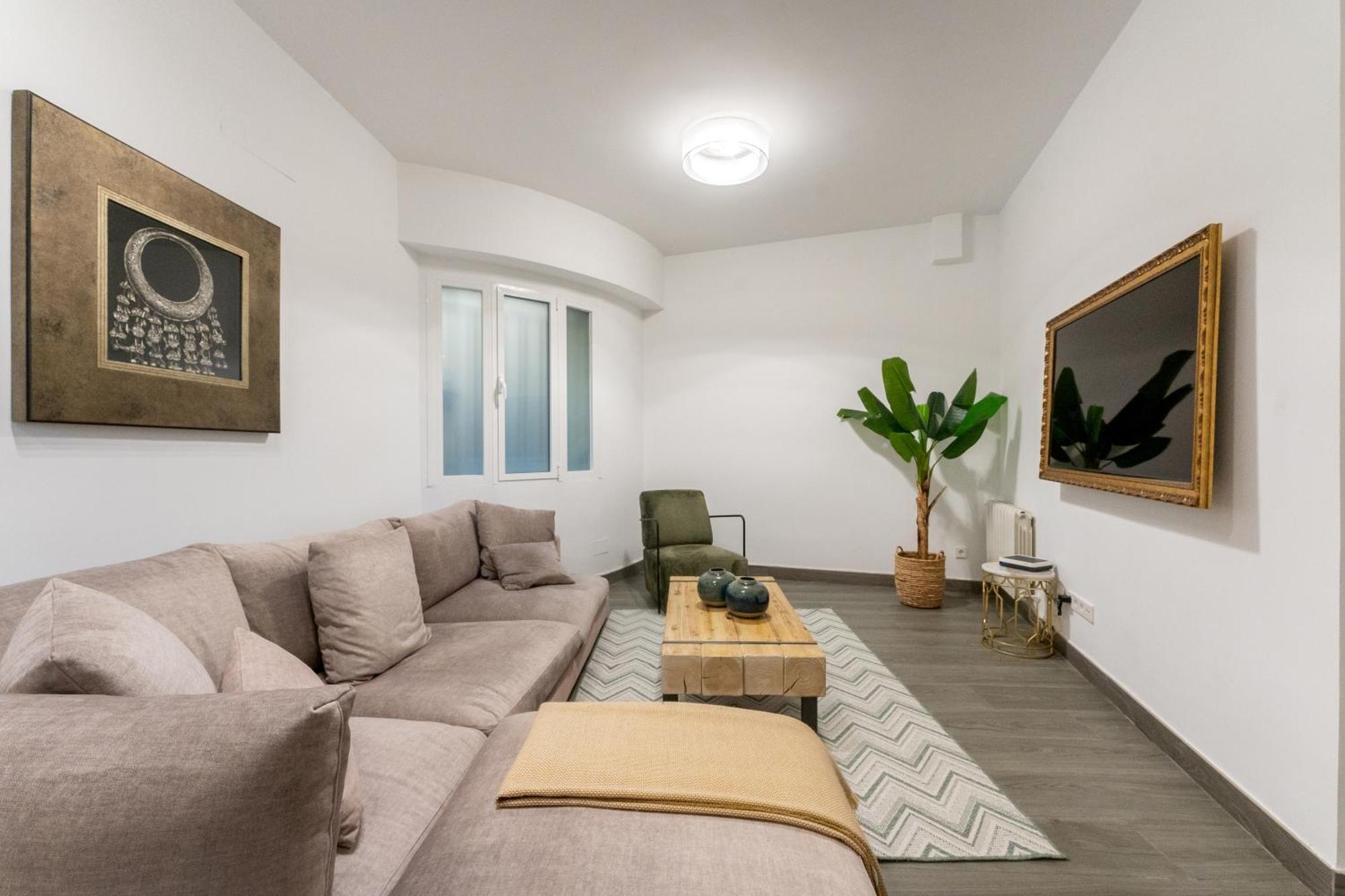 Luxe Apartment In Plaza De Espana Madrid Exterior foto