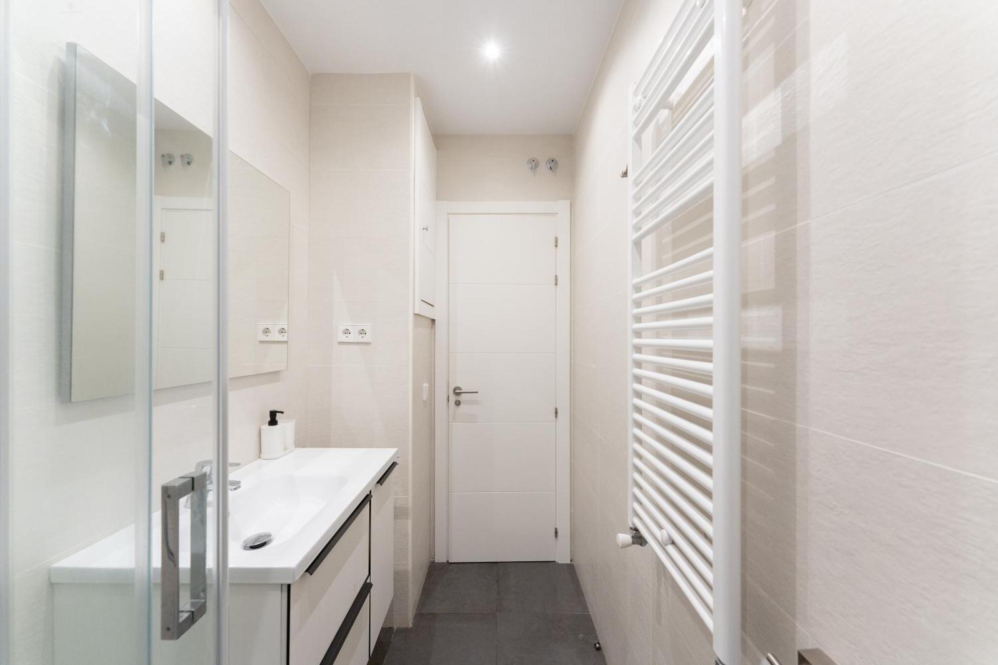 Luxe Apartment In Plaza De Espana Madrid Exterior foto