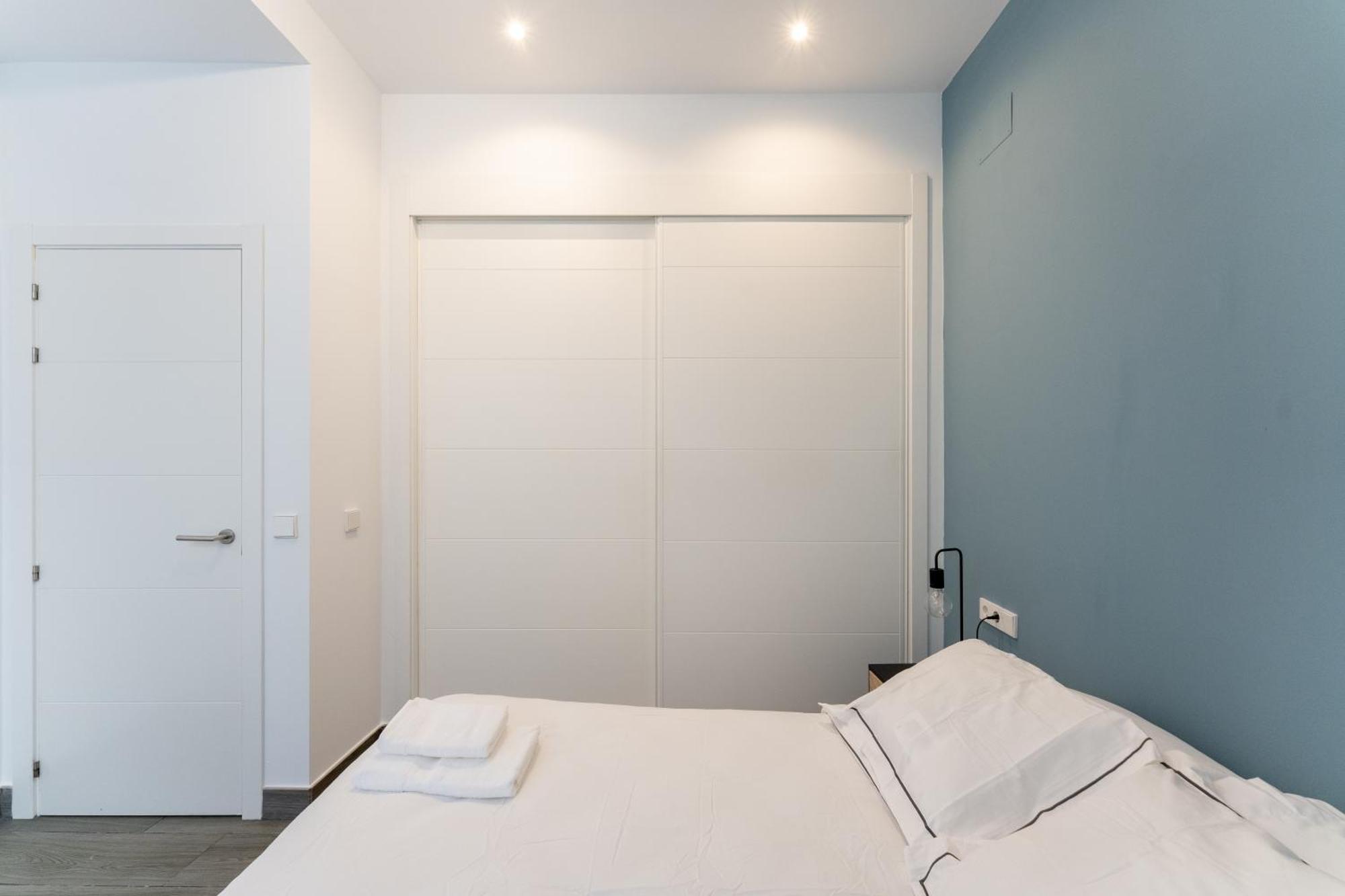 Luxe Apartment In Plaza De Espana Madrid Exterior foto