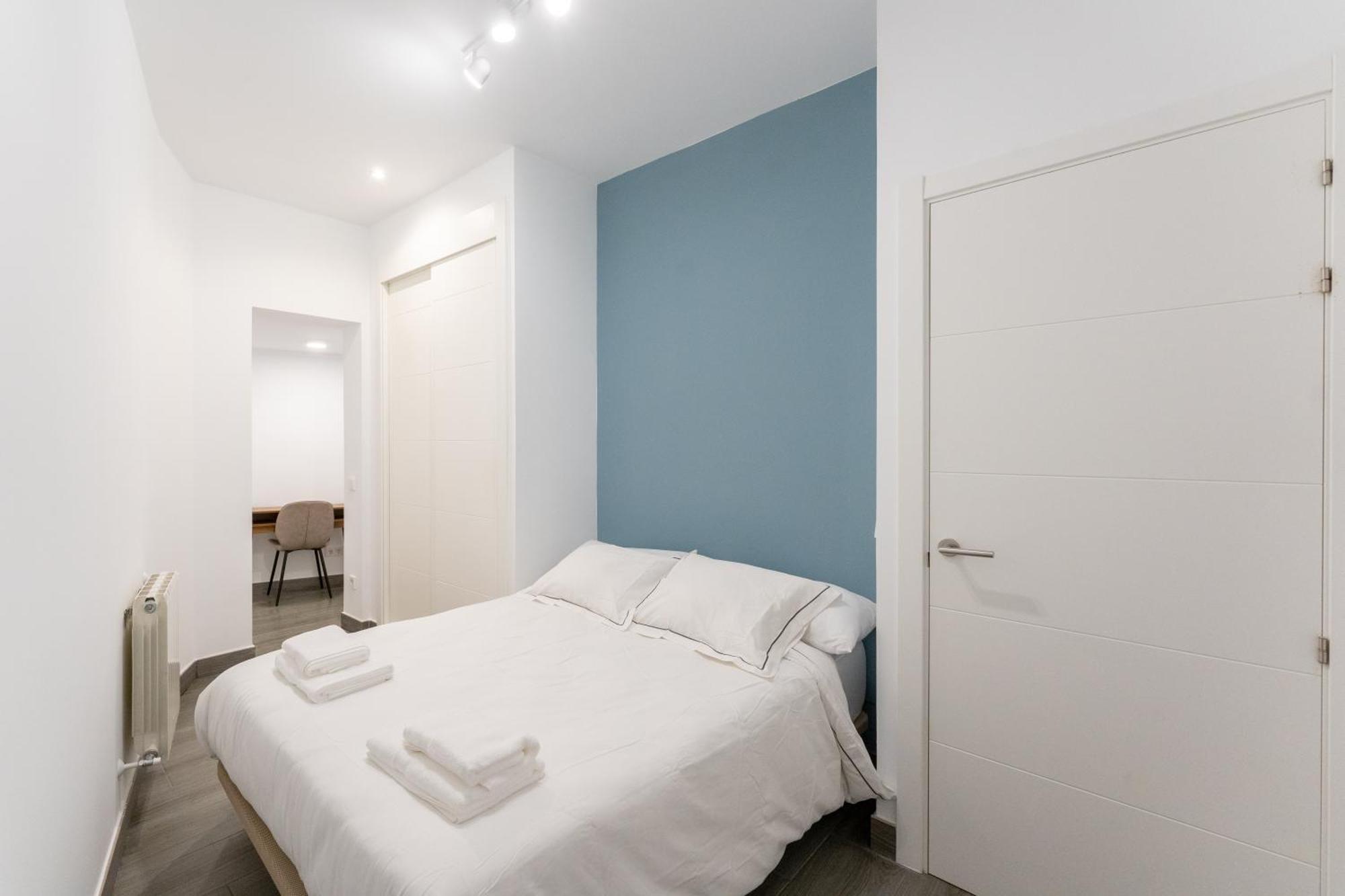 Luxe Apartment In Plaza De Espana Madrid Exterior foto