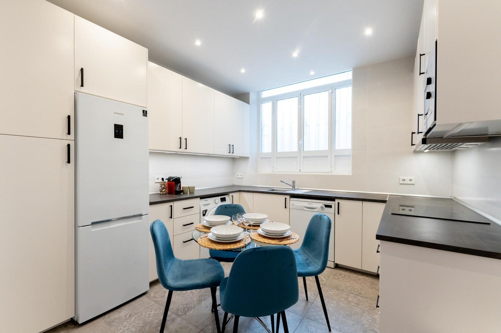 Luxe Apartment In Plaza De Espana Madrid Exterior foto