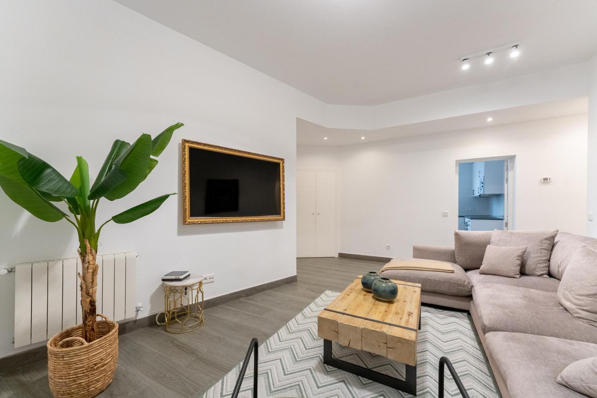 Luxe Apartment In Plaza De Espana Madrid Exterior foto